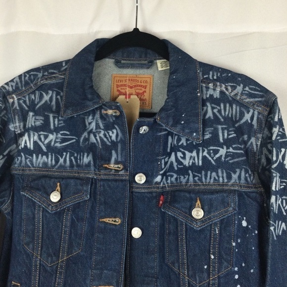 Levis Ex Boyfriend Denim Trucker Jacket Graffiti Print Size XS - Picture 3 of 8